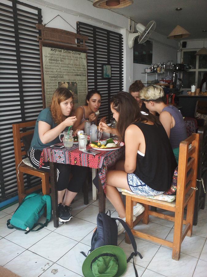 Baan P'Maali Hostel Chiang Rai Buitenkant foto